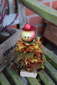 Herbst Diy Blattermannchen Basteln Mit Kindern Lavendelblog In 2020 Basteln Herbst Dekoration Basteln Herbst Herbstdeko Basteln Naturmaterialien