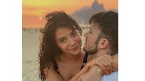 David carreira was present at the #bomparaportugal festival, to present the official anthem in support of the national team at euro 2020, this thursday, june 10th. David Carreira E Carolina Carvalho Revelam O Que Sofreram Para Esconder Namoro