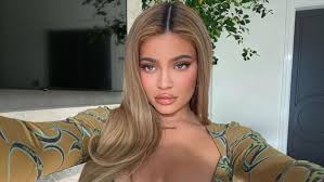 Exclusive limited edition merchandise items, tees, hoodies, phone cases, socks, underwear, and pins. Kylie Jenner Tells 223 Million Followers She S Really Trying To Not Eat Meat Plant Based News