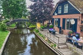 From the lamps and spices to the teapot and wall decorations, almost everything you can see is for sale in our shop. Giethoorn An Idyllic Dutch Village Without Roads My Magic Earth