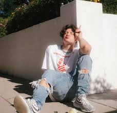 Je Suis La Sœur De Thomas Petrou Le Boss De La Hypehouse Je Vie Romandamour Roman D Amour Amreading Books In 2020 Mom Jeans Fashion My Future Boyfriend