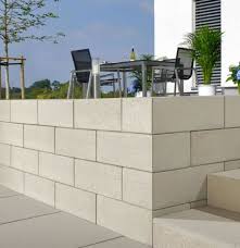 Vanity Mauern In Hellbeige Gartengestaltung Garten Pflaster Architektur