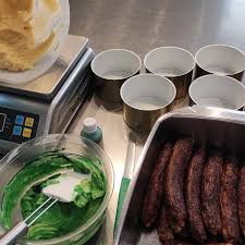 Mit spätzle füllung und zartschmelzendem käse + bonus. Bratwurstkuchen Metzgerei Bobel