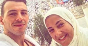 تعدّ من عائلة فنية، حيث إن والدها الفنان سمير غانم ووالدتها الفنانة دلال عبد العزيز وشقيقتها الممثلة إيمي، تخرجت من «جامعة مصر للعلوم والفنون إم أس ايه»، كانت بدايتها بالتمثيل وهي بالعاشرة من عمرها في. Ø´Ø§Ù‡Ø¯ Ø±Ø§Ù…Ù‰ Ø±Ø¶ÙˆØ§Ù† ÙˆØ²ÙˆØ¬ØªÙ‡ Ø¯Ù†ÙŠØ§ Ø³Ù…ÙŠØ± ØºØ§Ù†Ù… ÙÙ‰ Ø§Ù„Ø­Ø¬ Ø§Ù„ÙŠÙˆÙ… Ø§Ù„Ø³Ø§Ø¨Ø¹