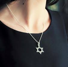 Steaua lui david este considerat un simbol de protectie divina, al armoniei și al păcii. Steaua Lui David Este ConsideratÄƒ Magazin Floarea Vietii Facebook