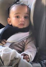 Kim Kardashian Shares Photo Of Baby Chicago Kardashian Kids Celebrity Baby Pictures Baby Photos