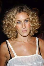 35 Prominente Die Den Short Bob Rocken Neueste Frisuren Bob Frisuren Frisuren 2018 Neueste Frisuren 2018 Haar Modelle 2018 Sarah Jessica Parker Sarah Jessica Parker Hair Curly Hair Styles