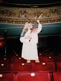 Turnén startar med två konserter på pustervik i hemstaden göteborg och sedan väntar följ de ämnen och personer som du är intresserad av och skapa på så sätt ett eget nyhetsflöde. Grona Lund Bokar Sarah Klang Till Stora Scen Grona Lund