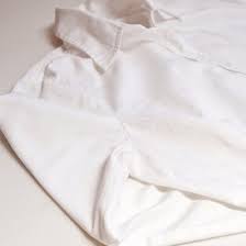 Como Eliminar Manchas De Sudor De La Ropa Blanca Bioguia Manchas De Sudor Como Blanquear La Ropa Blanquear Ropa Blanca
