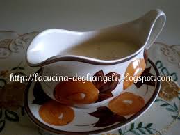 Come prima cosa per congelare la besciamella la si deve riporre all'interno di contenitori dotati di chiusura ermetica, quindi dei contenitori adatti al freezer, qualora non si abbiano consigliamo di utilizzare i. La Cucina Degli Angeli La Besciamella