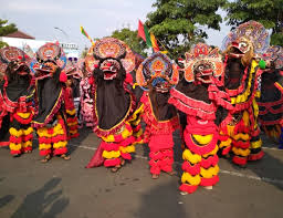 Setelah mengunggah gambar ke pembuat kartu canva, anda dapat menggunakannya sebanyak apapun sesuai keinginan. Download Gambar Barongan Kediri