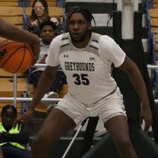 Malique Oates (@liqueszn)