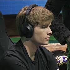 Patrick Mabry's Instagram, Twitter & Facebook