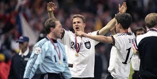 Die tabellen der gruppenphase der europameisterschaft 1996. Em 1996 Das Goldene Tor Zum Titel Kolner Stadt Anzeiger