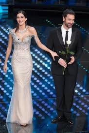 Comenzó con tan solo seis años sus estudios de danza, especializándose en baile de salón; Asi Es Rocio Morales Presentadora De Bailando Con Las Estrellas