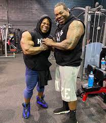 Let's see his height, weight and age. Watch Rapper Busta Rhymes Work Out With Bodybuilder Kai Greene