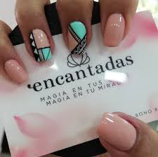 Uñas en colores, uñas rosas, uñas rojas, uñas para eventos formales o graduación y uñas black and ¿qué es mejor: Pin De Karla Lopez En Unas Unas Decoradas Juveniles Manicura De Unas Unas Decoradas