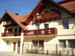 Pensiunea subcrai ofera servicii de cazare in sistem self catering, fiind situata in zarnesti, brasov la 16 km de bran, zona plaiul foii. Cazare Romania 2021 2022 Hotel Motel Pensiune Vila