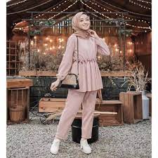 Itulah tadi sedikit contoh model baju kerja setelan celana yang bisa kami sajikan untuk kamu kali ini. Harga Setelan Wanita Celana Fashion Muslim Terbaik Juni 2021 Shopee Indonesia