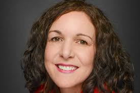 Lori Beckman's Instagram, Twitter & Facebook