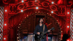 Frases de amor ~ricardo arjona quítate el complejo de teniente que el amor sin libertad dura lo que un estornudo. Ricardo Arjona Ofrecio Vibrante Concierto En Cuenca En Inicio De Su Gira Por Ecuador El Comercio