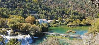 Der nationalpark krka ist, nach den plitvicer seen, der meistbesuchte nationalpark in kroatien und besonders in den letzten jahren ist die besucherzahl stark angestiegen. Der Nationalpark Krka Im Herbst
