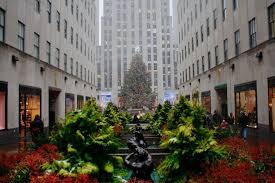 Rockefeller center is a large complex consisting of 19 commercial buildings covering 22 acres (89,000 m 2) between 48th street and 51st street in midtown manhattan, new york city.the 14 original art deco buildings, commissioned by the rockefeller family, span the area between fifth avenue and sixth avenue, split by a large sunken square and a private street called rockefeller plaza. Rockefeller Center Tourist Attraction New York