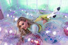 Banana Split Sex Position VR Porn - SwallowBay