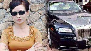 Tak banyak yang tahu jika artis senior cut keke ternyata pernah menjadi asisten pribadi hotman paris hutapea ketika masa krisis moneter tahun 1998 silam. Lowongan Kerja Jadi Supir Pribadi Artis