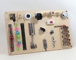 En Bois Respectueux De L Environnement Occupe Planche Pour Enfant En Bas Age Les Enfants Jouet Cadeau Naturel Busy Boards For Toddlers Busy Board Learning Toys