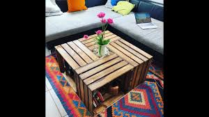 Ein obstkisten tisch aus alten apfelkisten, kannst du mit einer diy anleitung auch selber zusammenbauen. Diy Tisch Aus Weinkisten Oder Obstkisten Bauen Youtube