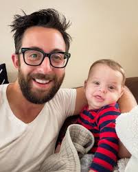 Adam rose with his cutest son 🤩
