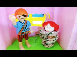 حرامي خطف جنا وطلب حاجة غريبة جدا قصص أطفال حكايات اطفال بالعربية عائلة حسام Youtube Christmas Ornaments Novelty Christmas Holiday Decor