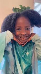 Is your child tender headed? Hair needs to be moisturized? Needs shine?  Needs curl defining cream? We have exactly what you need here at Razz 🩷