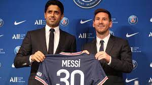 Cerca de 155 millones de euros le costará al psg la instancia de messi, por tres temporadas en la ciudad de la luz, lo que deja claro que el dinero nunca es un problema para ellos. Khy3u4qpeusfim