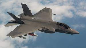 Lockheed martin أحدث طائرة حربية في العالم أنتجت من طرف شركة و ينتضر أن تكون المقاتلة الرئسية عام2008 اذ تعاقد القوات الجوية الأمريكية على 1763طائرة. ÙˆØ§Ø´Ù†Ø·Ù† ØªØ¹Ù„Ù‚ ØªØ­Ù„ÙŠÙ‚ Ø¬Ù…ÙŠØ¹ Ù…Ù‚Ø§ØªÙ„Ø§Øª F 35