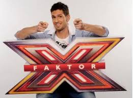 A jelenleg is hollywood egyik legnevesebb producereként és zeneszerzőjeként tevékenykedő miklós rengeteg világsztárral dolgozott együtt, és több mint 13 millió eladott lemezzel büszkélkedhet. Ifjabb Malek Miklos Hazat Vett Amerikaban Starity Hu