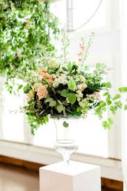 Looking for summer flower inspiration? A Coral Garden Wedding For Summer Elegantwedding Ca Wedding Flowers Summer Wedding Flowers Coral Wedding Flowers