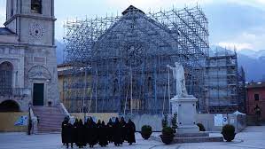 Following the rule of st benedict the monks of new norcia live a life of work and prayer and all are welcome to join the monks at prayer. En Monastero Di San Benedetto In Monte Monks Of Norcia Blog