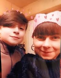 Laura Tansey's Instagram, Twitter & Facebook