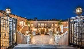 Wardell stephen curry ii is an american professional basketball player for the golden state warriors of the earnings 2014. Photos Warriors Star Stephen Curry Buys Mansion In Walnut Creek The Mercury News
