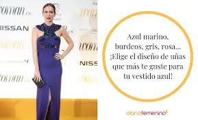 Los vestidos entallados azul marino requieren zapatos azul marino con un tacón moderado o bajo para combinarte visualmente. Como Maquillarse Para Un Vestido Azul Y Lucir Un Look Sensacional