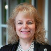 Sheryl Savage's Instagram, Twitter & Facebook