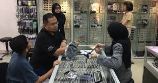 cermin makna cermin di kbbi adalah: 7 Tip Memilih Cermin Mata Sesuai Dengan Wajah