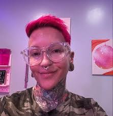 Antoine Howell's Instagram, Twitter & Facebook