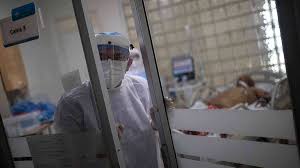 Así trabajan los médicos del hospital el tunal en una de las uci que atiende a pacientes por coronavirus en bogotá. Bogota Bajo Al 90 4 Por Ciento La Ocupacion De Camas Uci