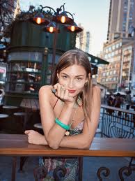 When you approach someone to ask him or her out, you never walk up, ask the question, and walk if you know that she likes going to the movies or she's mentioned once that she'd like to see, go ahead and text her to make it a date. First Date Outfit Ideas Because Irl Dating Is Back Vogue