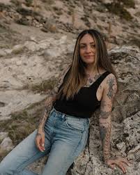 To all the new friends here- hi I'm Jackie🧡🌼 I'm a tattoo artist ...