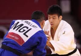 06:56 oberösterreichischer judoka shamil borchashvili greift nach einer medaille. Uskluczztmcggm