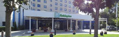 Neben zahlreichen komfortablen zimmern überzeugt das hotel mit einer schicken lounge und einem großen frühstücksraum. Hotels Weilimdorf Stuttgart Holiday Inn Stuttgart